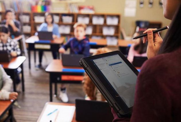 Digital at school: yes to education, but no to terminals?
