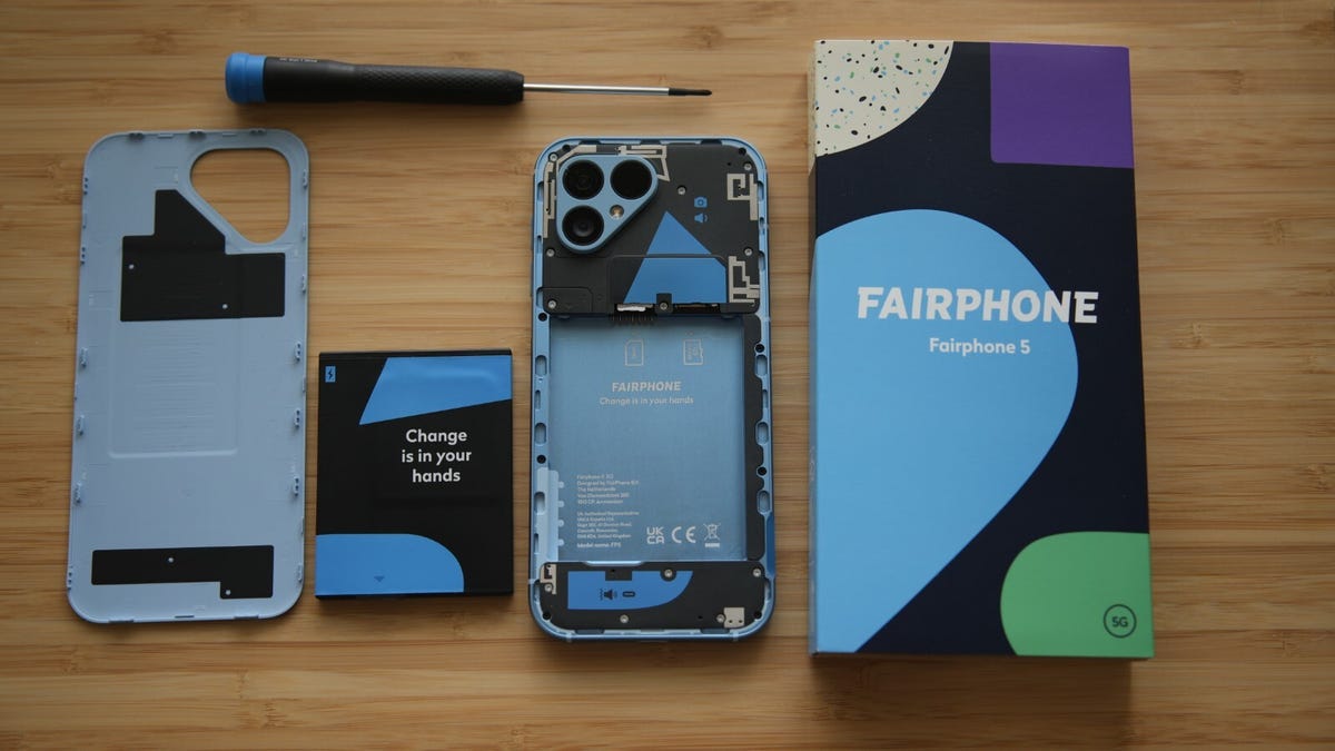 Fairphone 5 in Blue