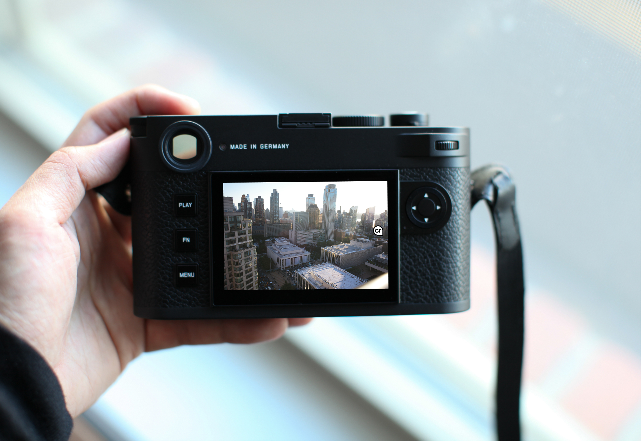 Photo and AI: the new Leica M11-P integrates authentication metadata