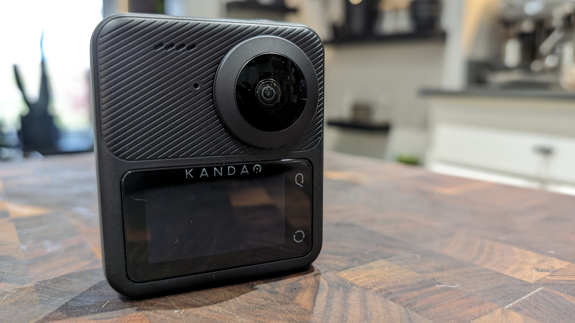 KanDao QooCam 3 test: this curious action cam captures in 360 degrees, but it's not a GoPro...